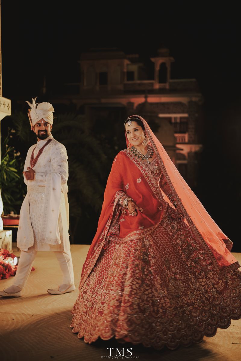 Elegant candid moment – bride and groom exchanging smiles